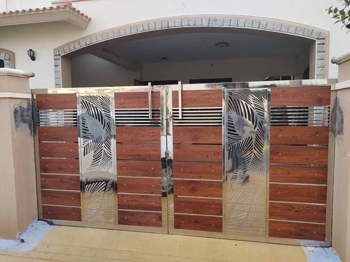 Main Gate 4