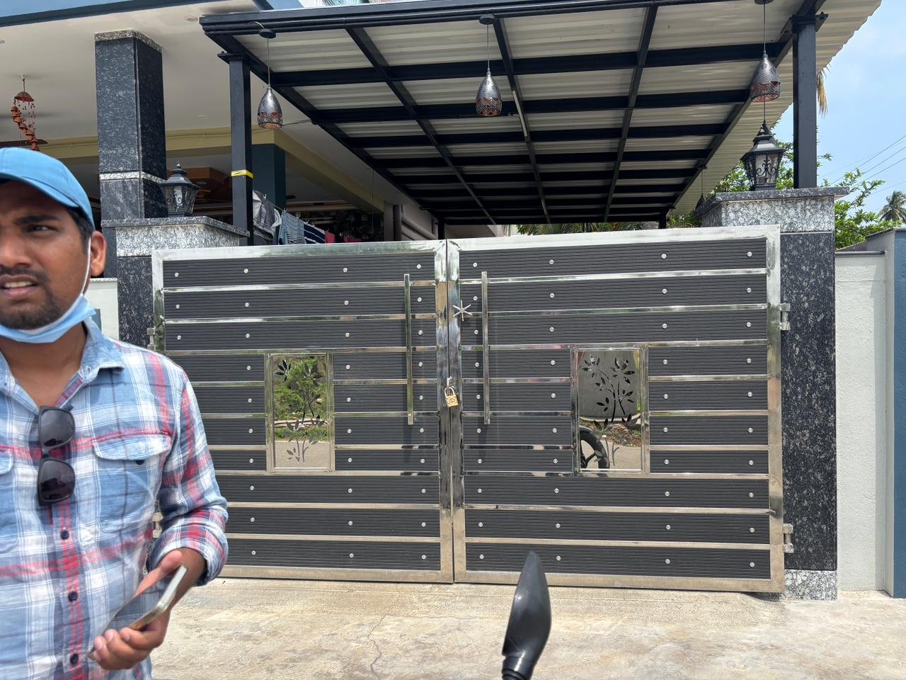 Main Gate 5
