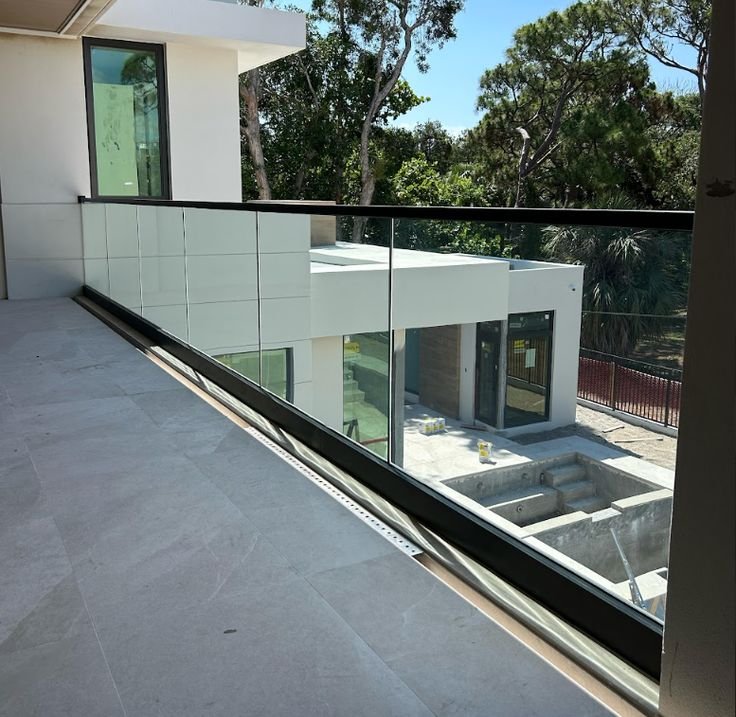 Aluminium Balcony & Railing 17